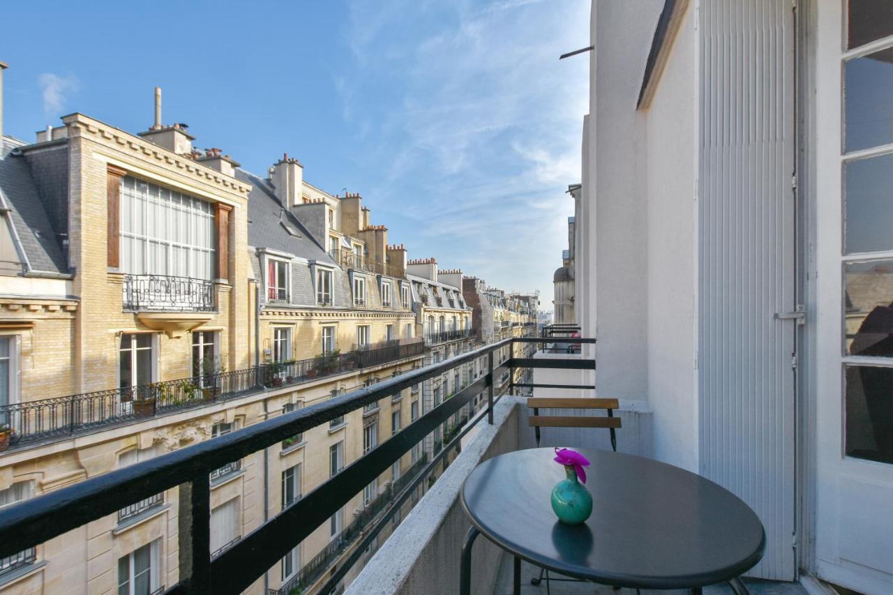 Design Apartment With Terrace By Weekome Paris Exteriör bild